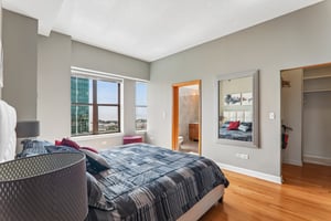 E 8th St 3301-S3105-022.jpg
