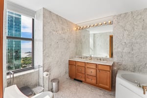 E 8th St 3301-S3105-025.jpg
