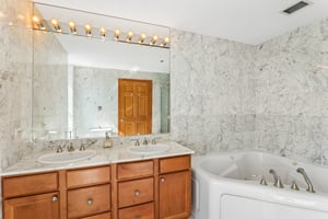 E 8th St 3301-S3105-027.jpg