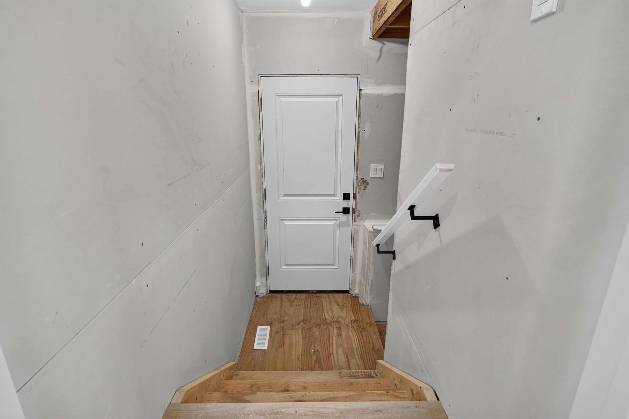  Photo 31