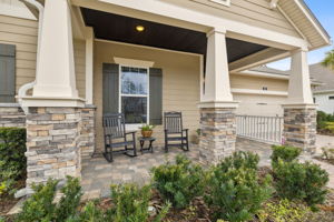 Front Porch/Entrance