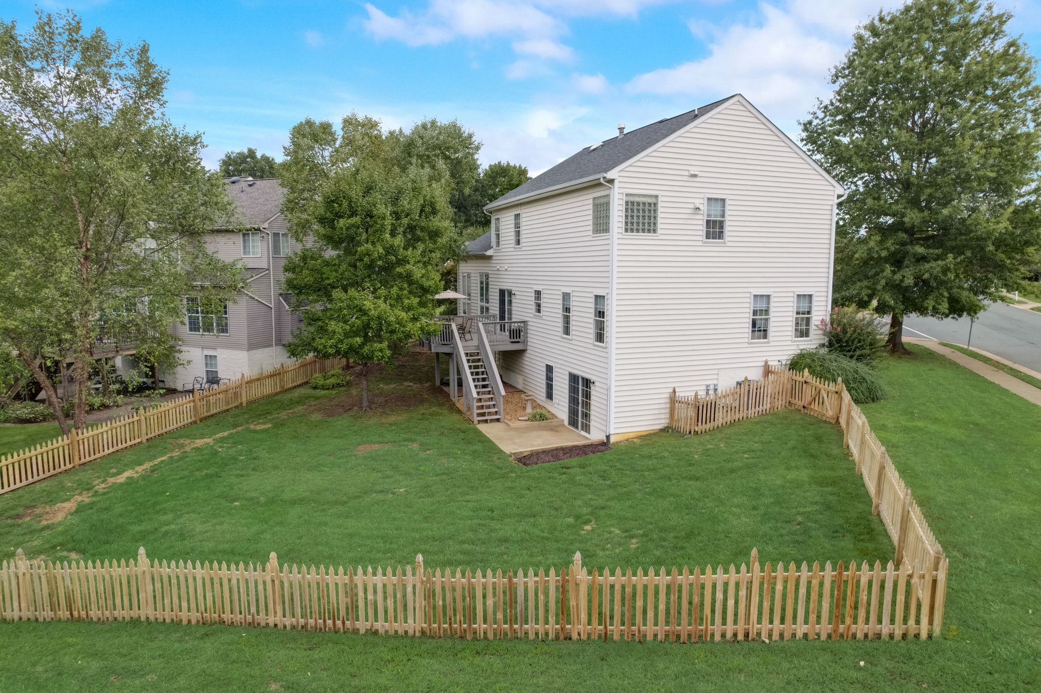 Hunton Dr-057
