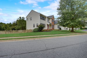 Hunton Dr-001