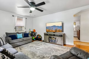 Macarthur Ave-S0309-014.jpg