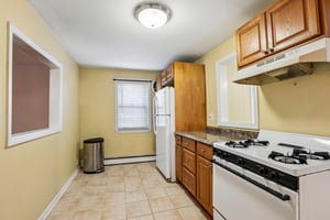 Macarthur Ave-S0309-019.jpg