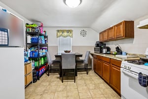Macarthur Ave-S0309-023.jpg