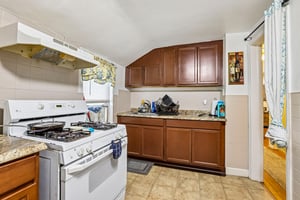 Macarthur Ave-S0309-027.jpg