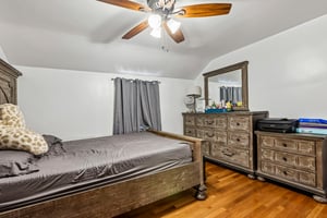 Macarthur Ave-S0309-033.jpg