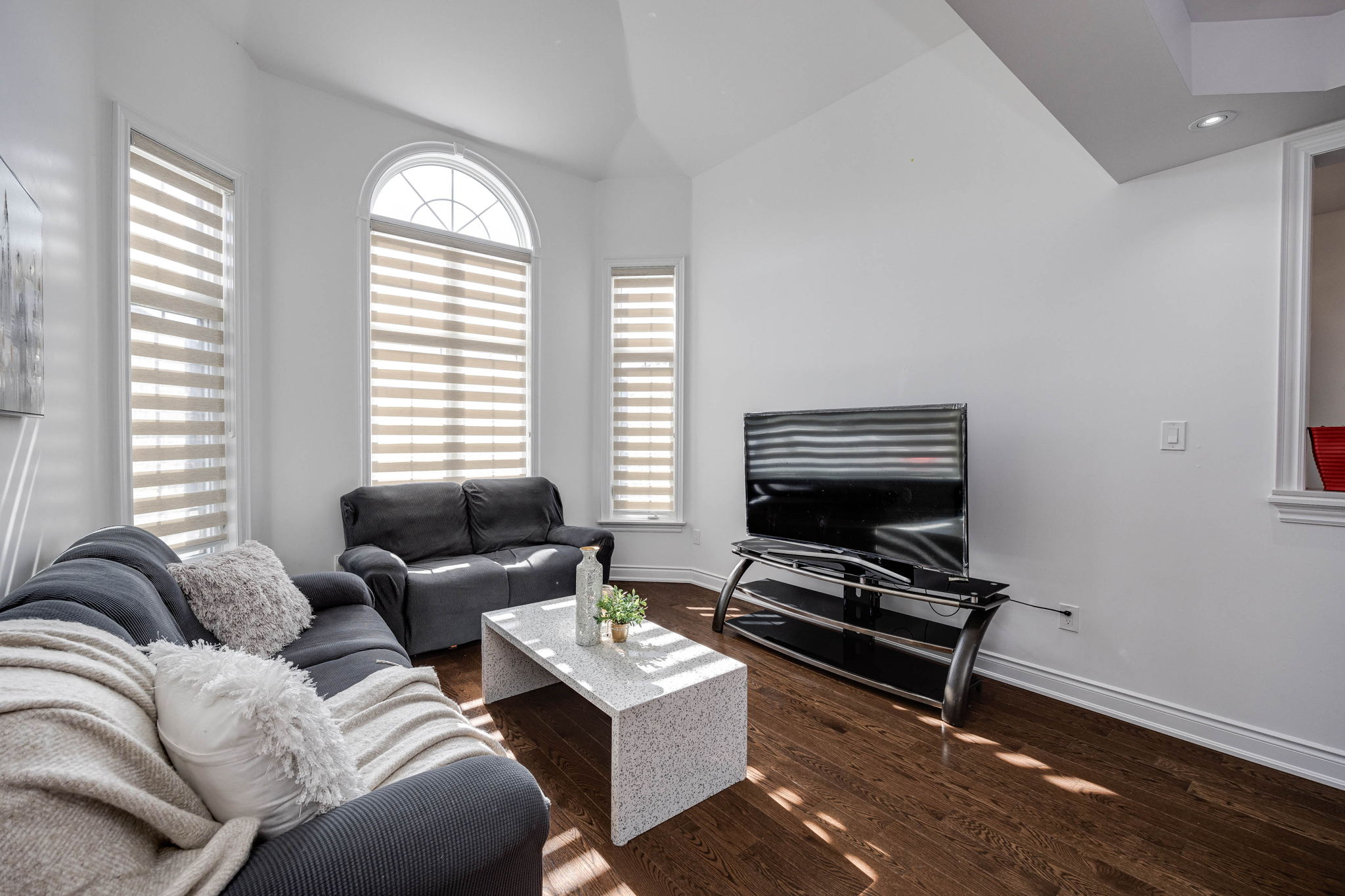 Bradford West Gwillimbury property showcase — delivered property photograph 7
