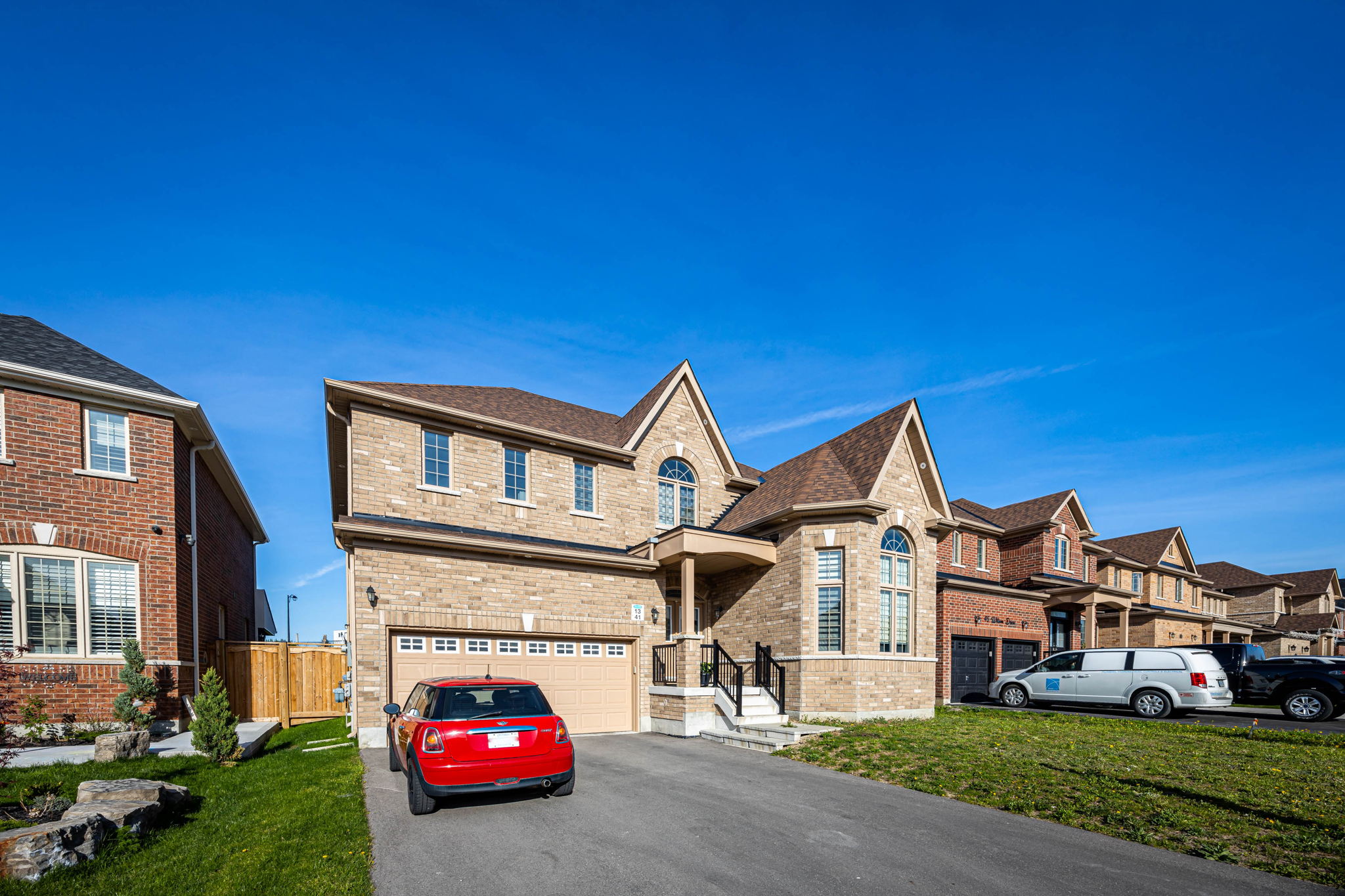 Bradford West Gwillimbury property showcase — delivered property photograph 3