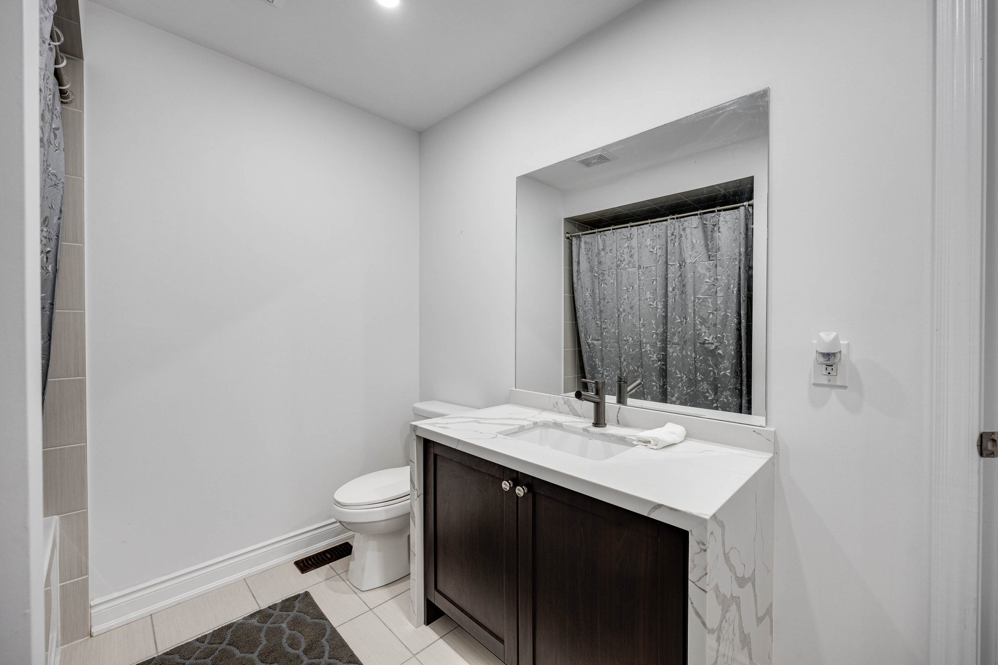 Bradford West Gwillimbury property showcase — delivered property photograph 35