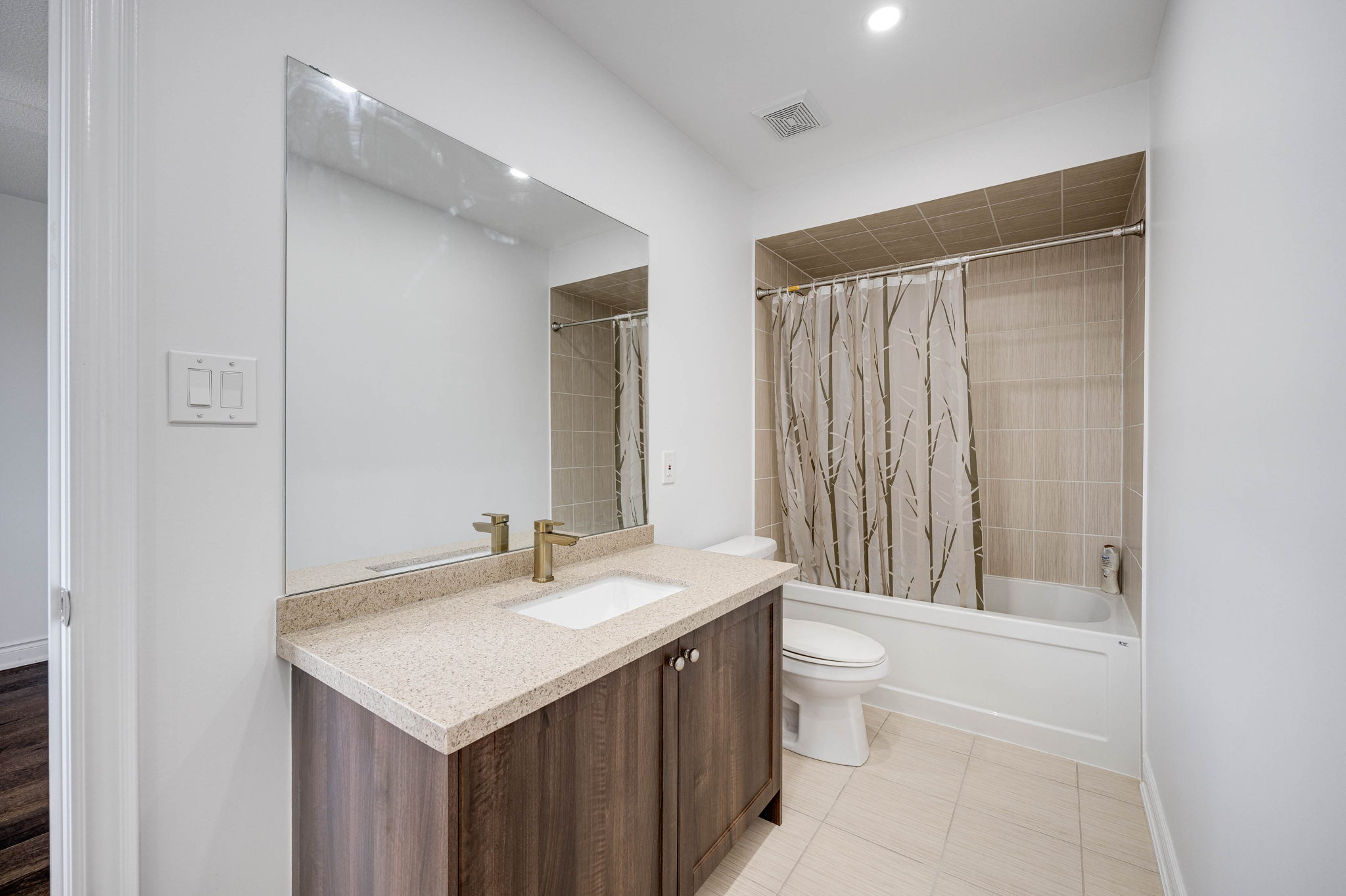 Bradford West Gwillimbury property showcase — delivered property photograph 28