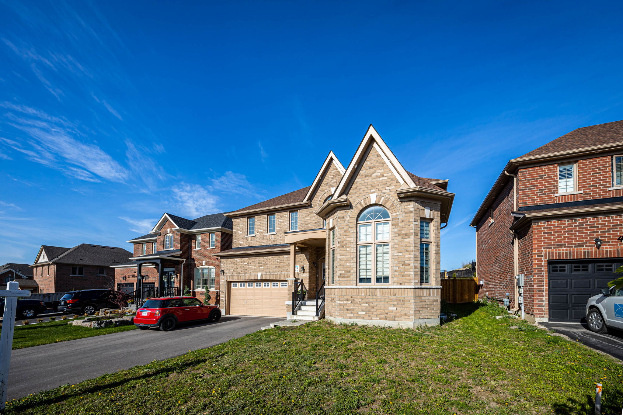 Bradford West Gwillimbury property showcase — delivered property photograph 2