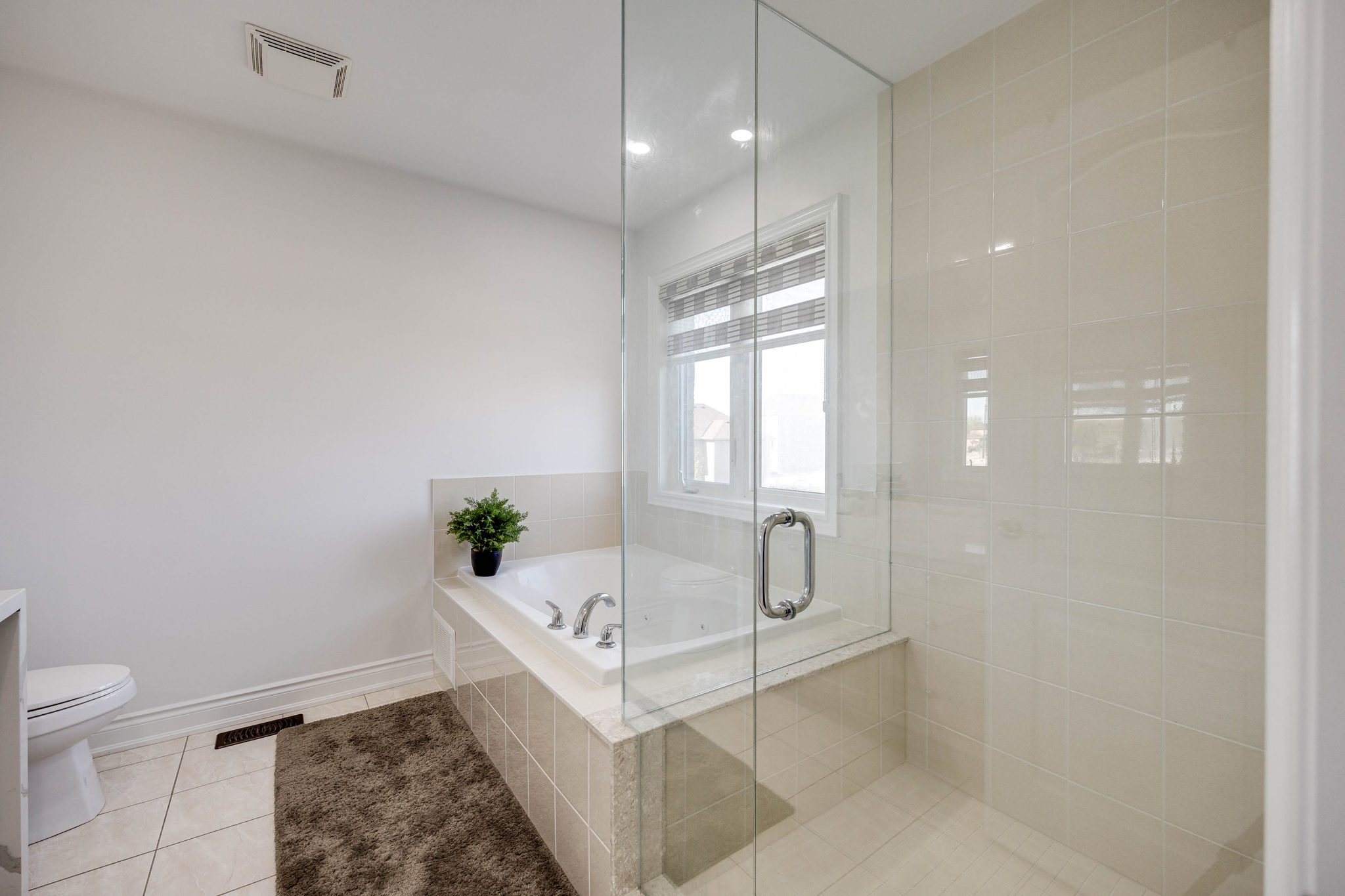 Bradford West Gwillimbury property showcase — delivered property photograph 42