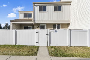 41 Woodvale Village NW-QuikSell-2