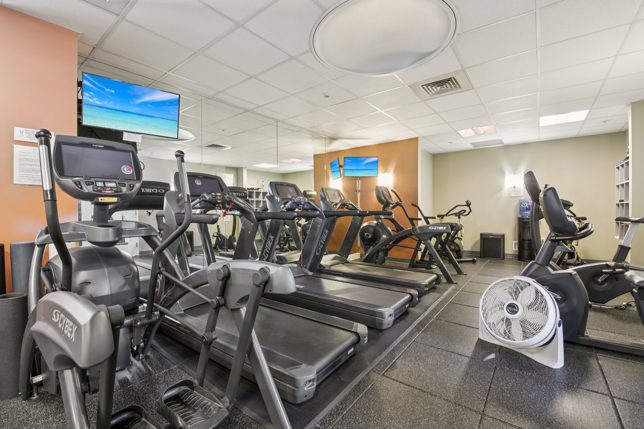 Acoma St 206-1410-921.jpg