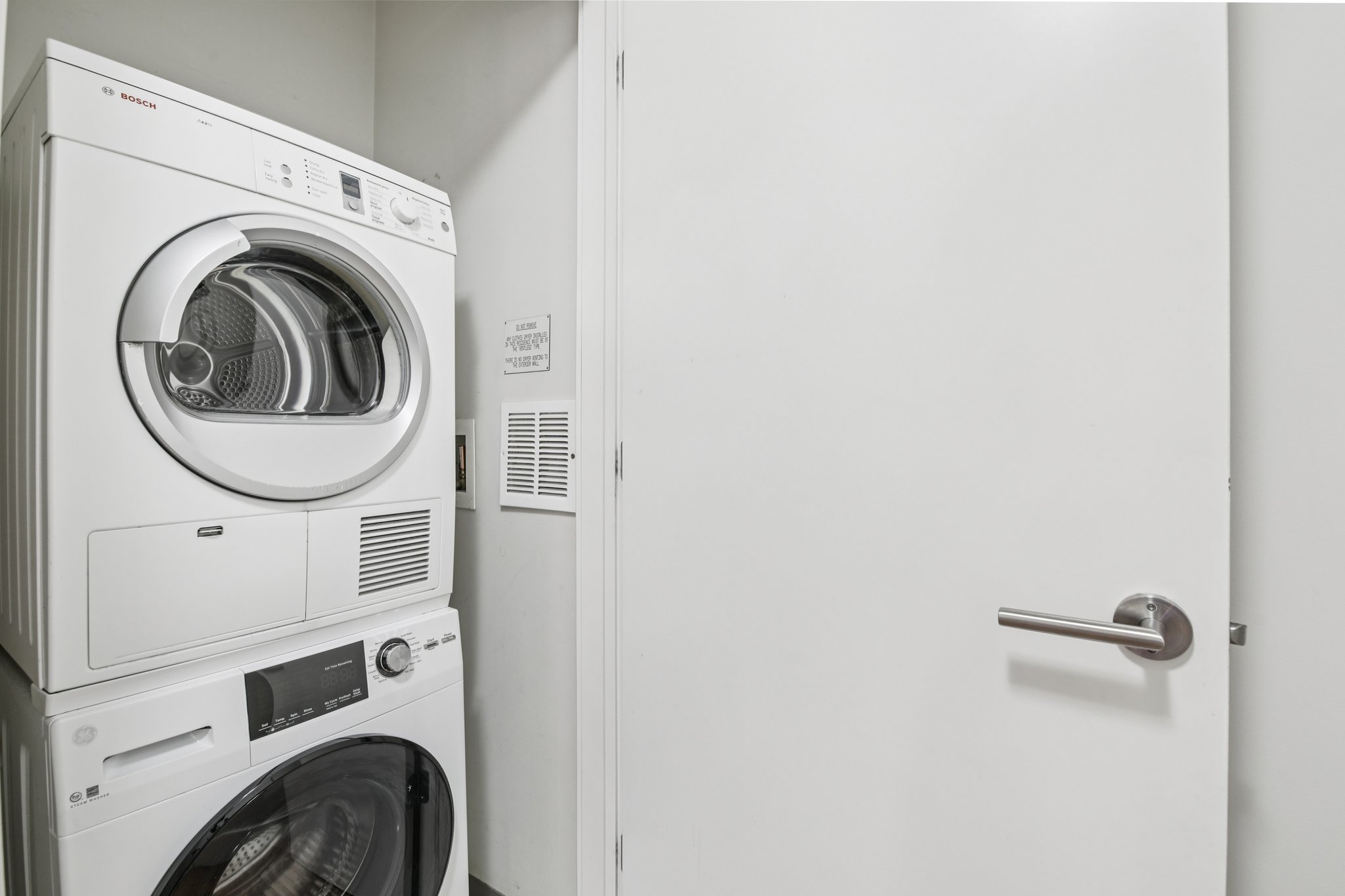 Acoma St 206-S1410-020.jpg