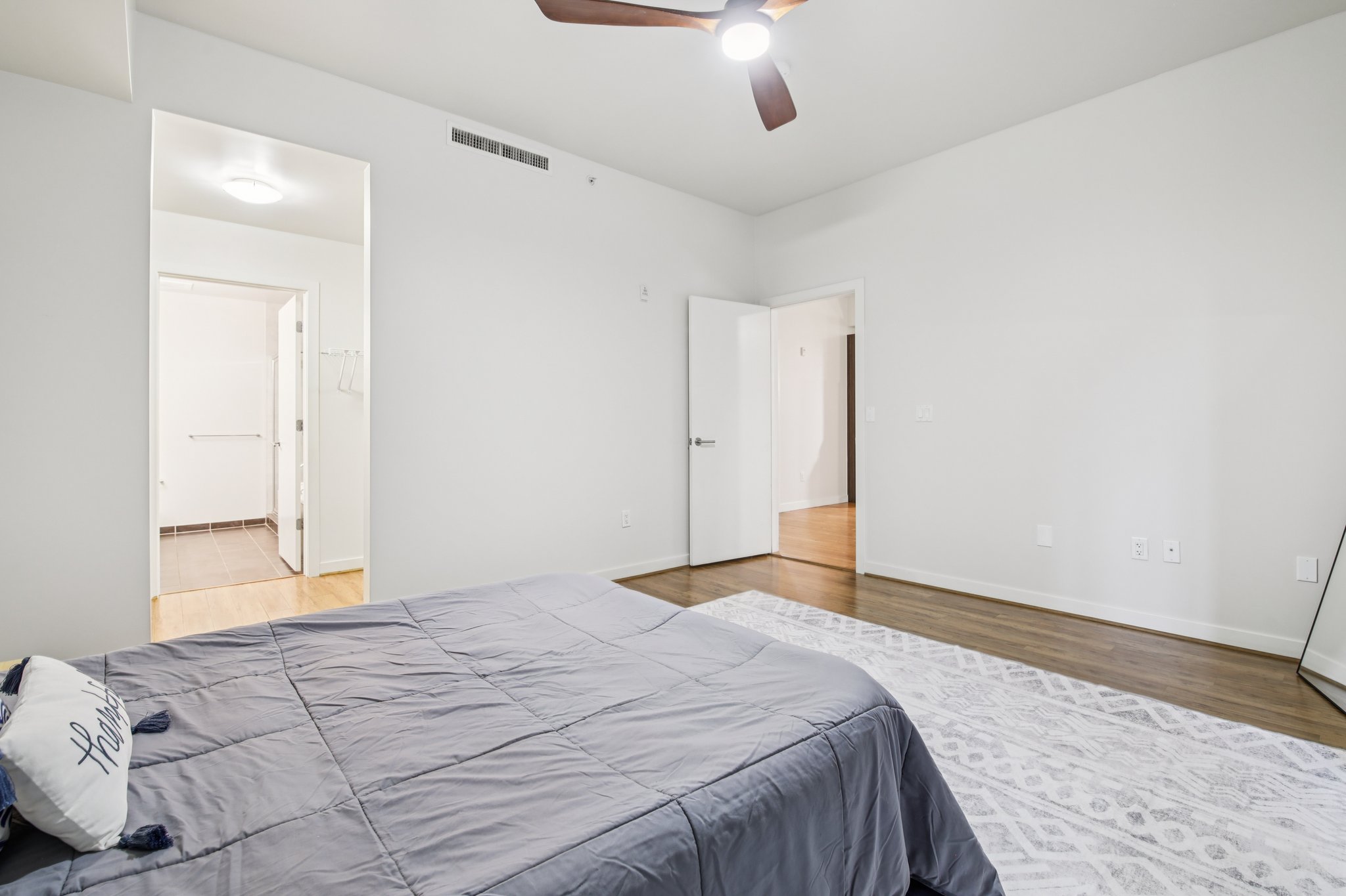 Acoma St 206-S1410-023.jpg