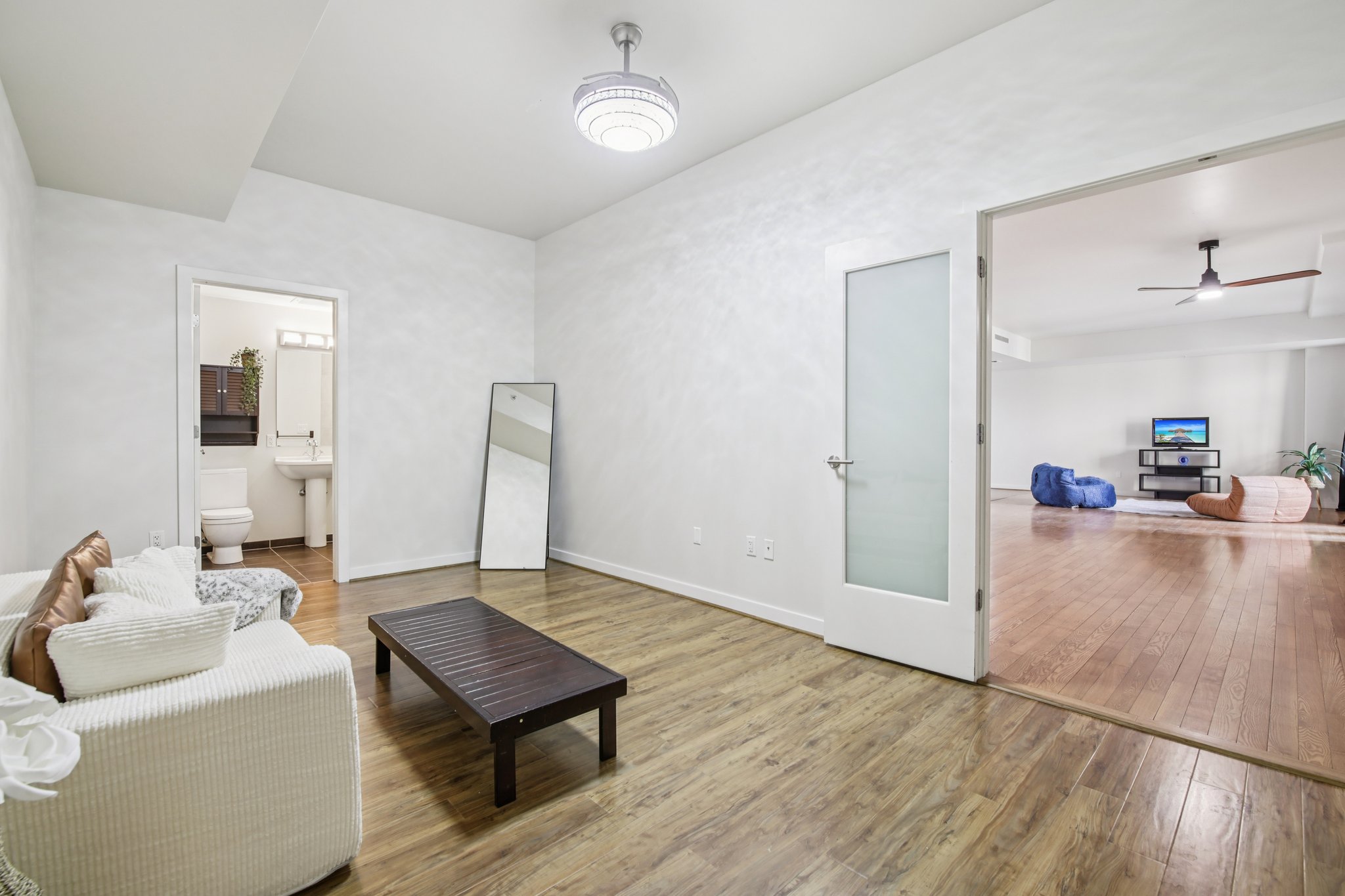 Acoma St 206-S1410-028.jpg