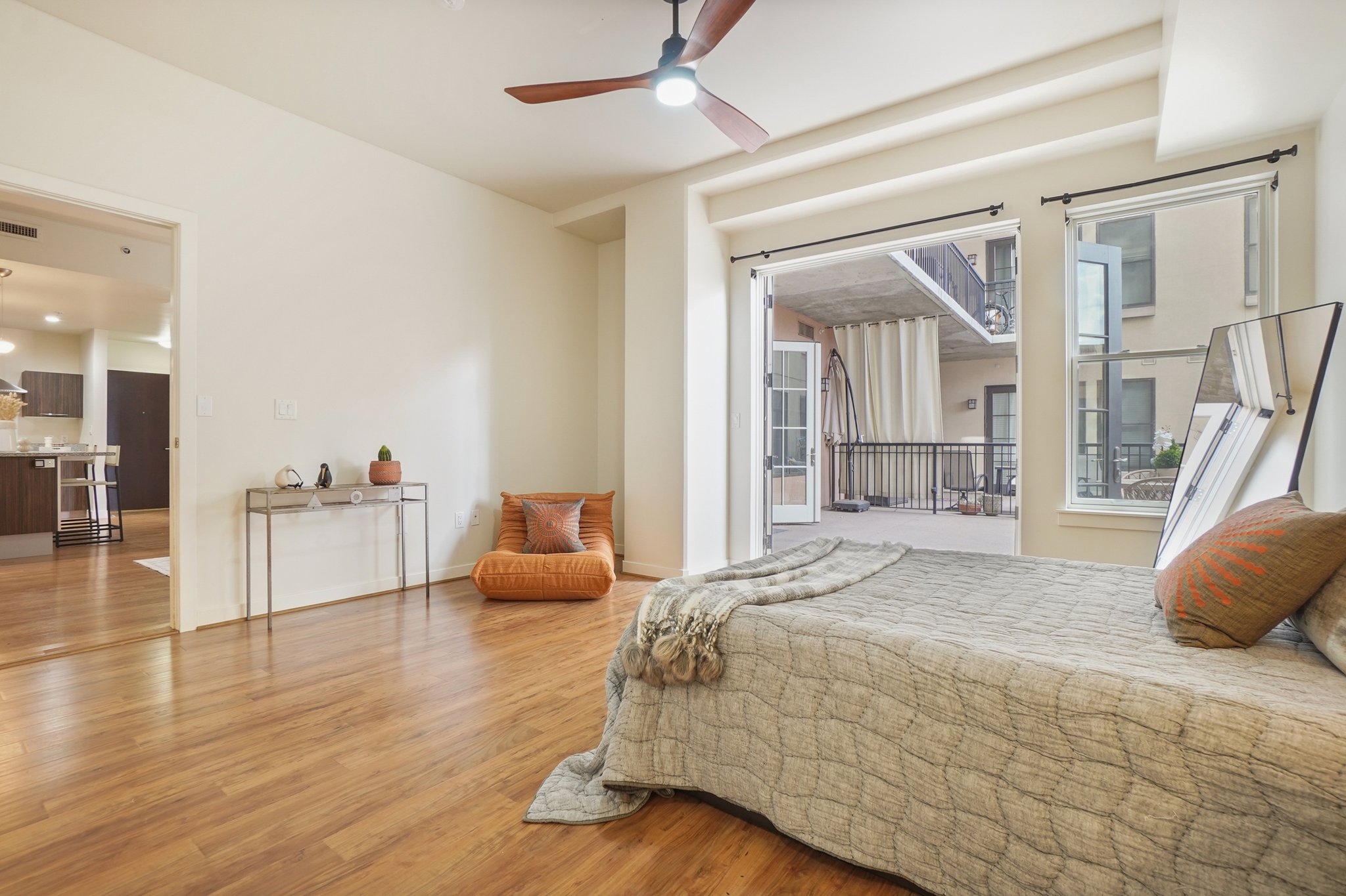 - 410 Acoma St 206-S0203-1-021.jpg