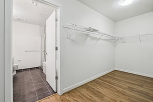 Acoma St 206-S1410-024.jpg