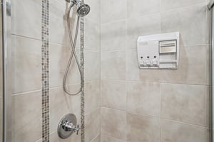 - 410 Acoma St 206-S0203-1-025.jpg