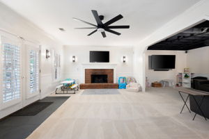  Photo 44