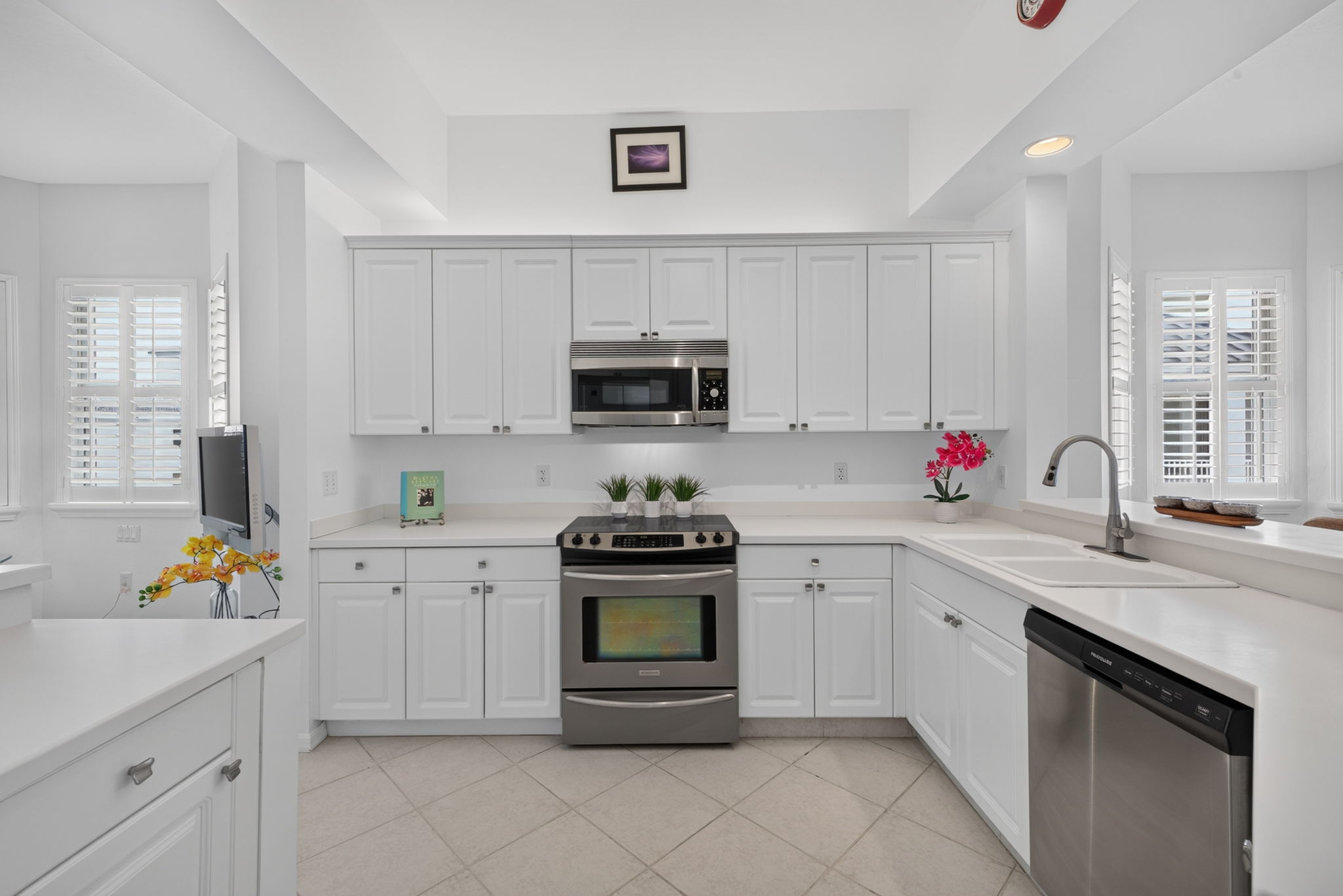 Kitchen 2 of 3
