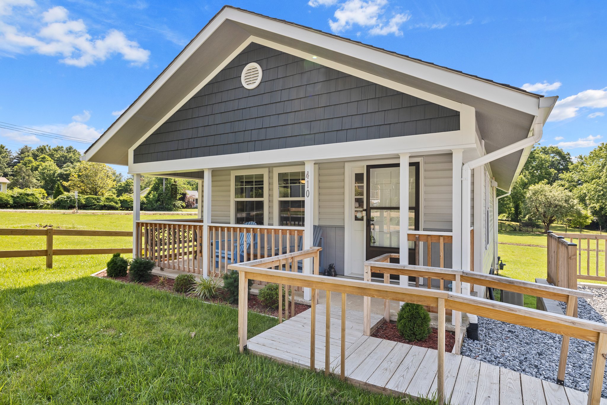 410 Glover St, Hendersonville, NC 28792, USA Photo 13