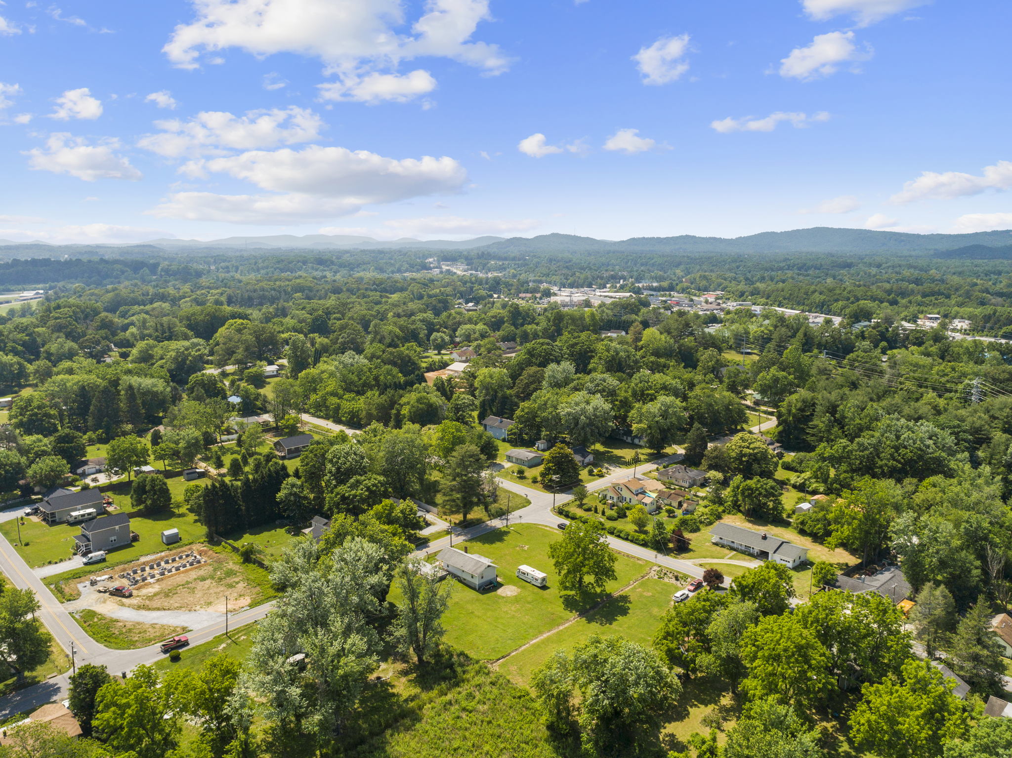 410 Glover St, Hendersonville, NC 28792, USA Photo 51