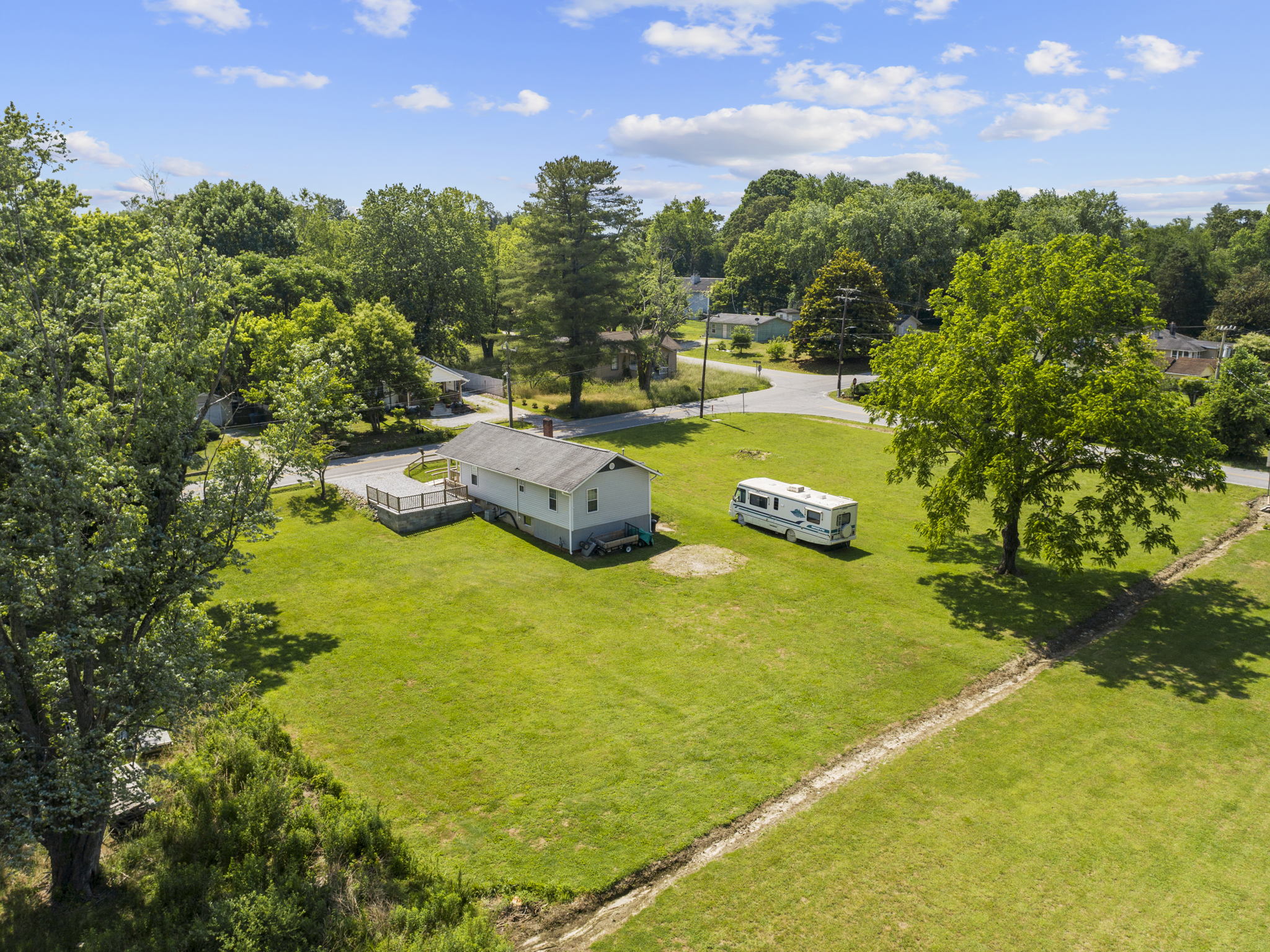 410 Glover St, Hendersonville, NC 28792, USA Photo 37