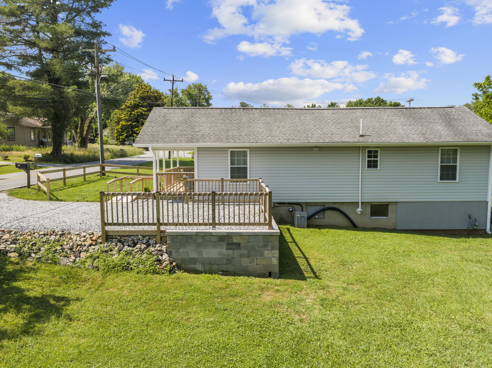 410 Glover St, Hendersonville, NC 28792, USA Photo 40