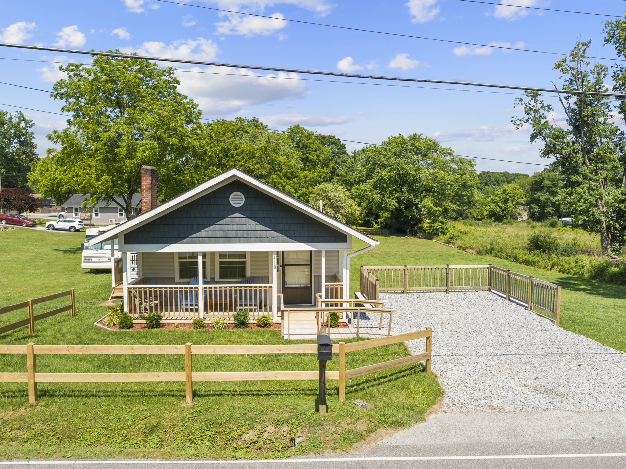 410 Glover St, Hendersonville, NC 28792, USA Photo 10