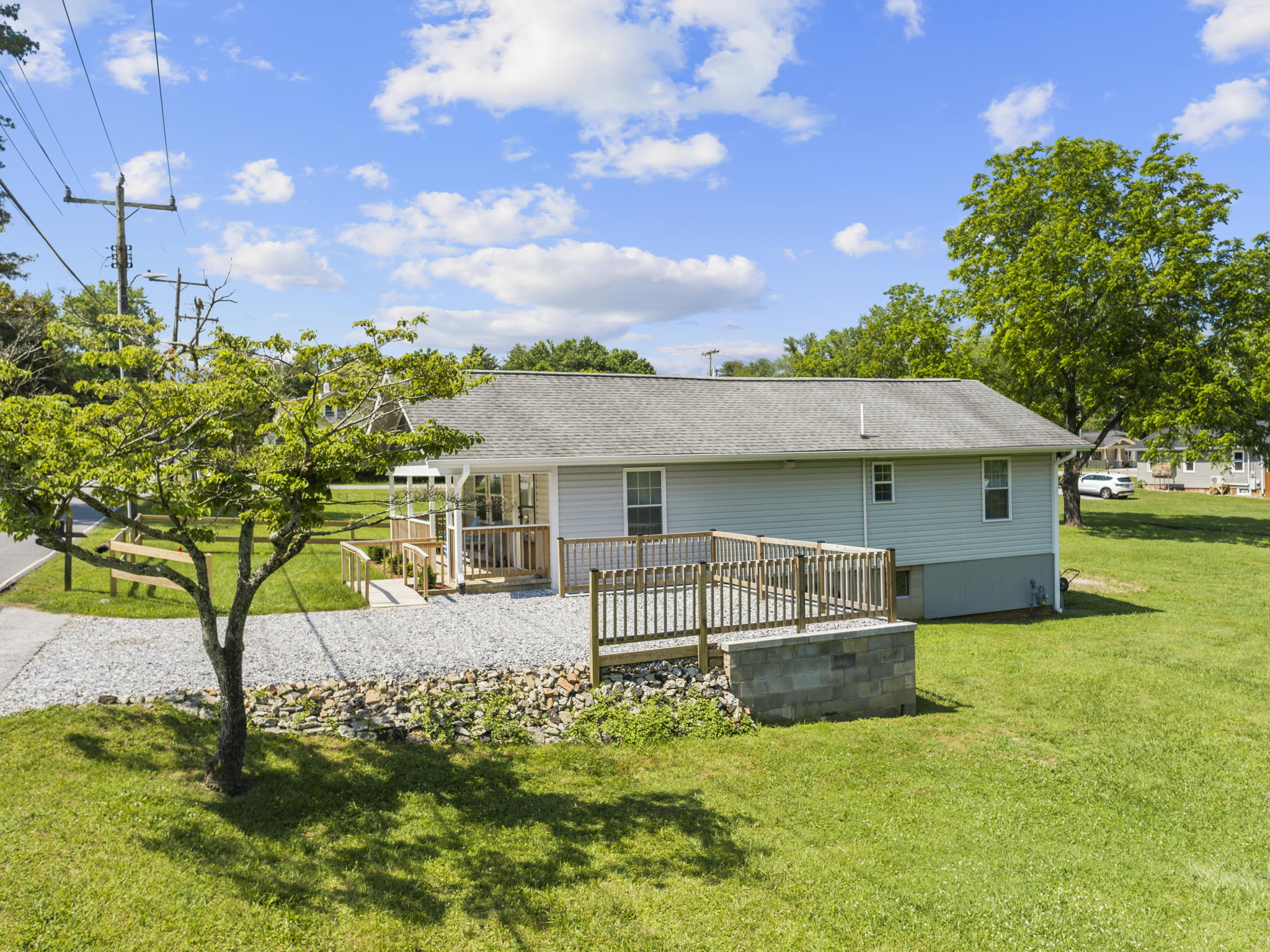 410 Glover St, Hendersonville, NC 28792, USA Photo 53