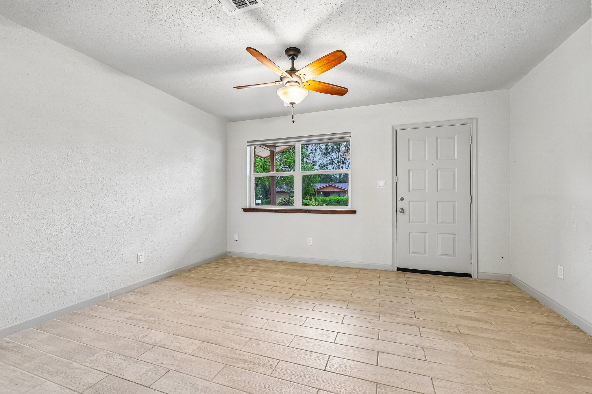 Magnolia St-S1507-004.jpg