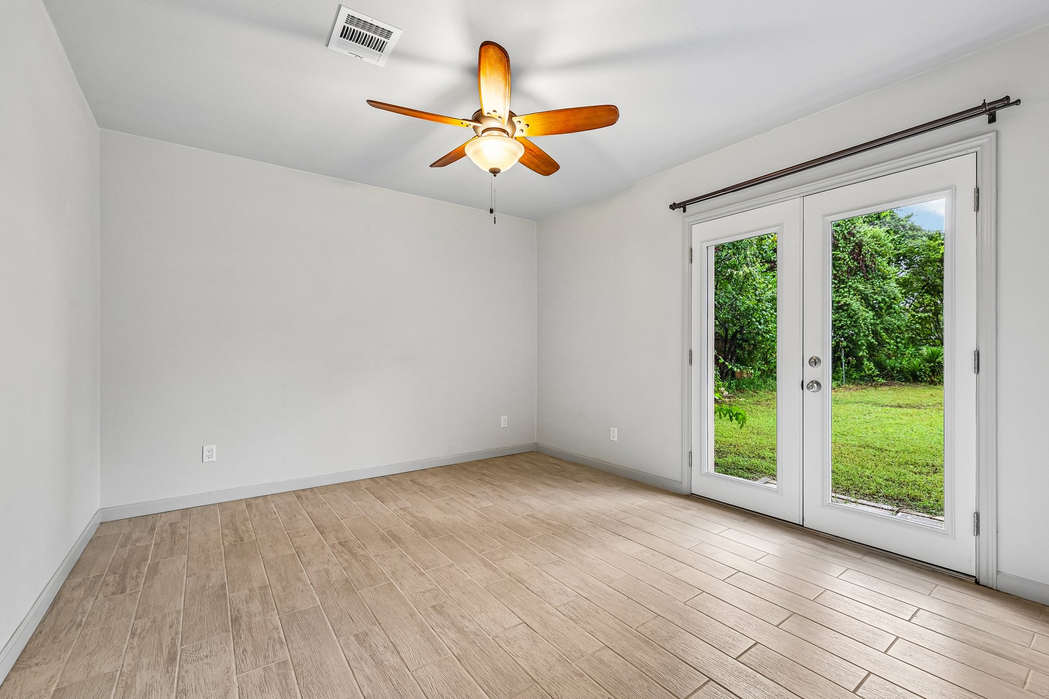 Magnolia St-S1507-018.jpg