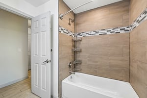 Magnolia St-S1507-017.jpg