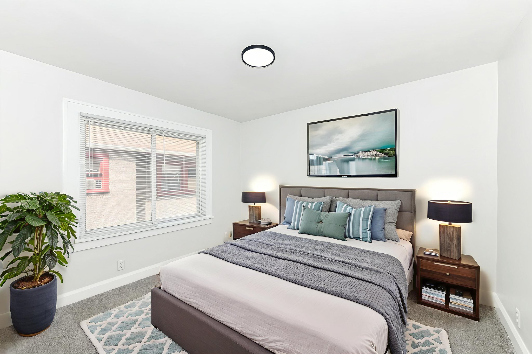 DSC_0568 virtually staged.jpeg