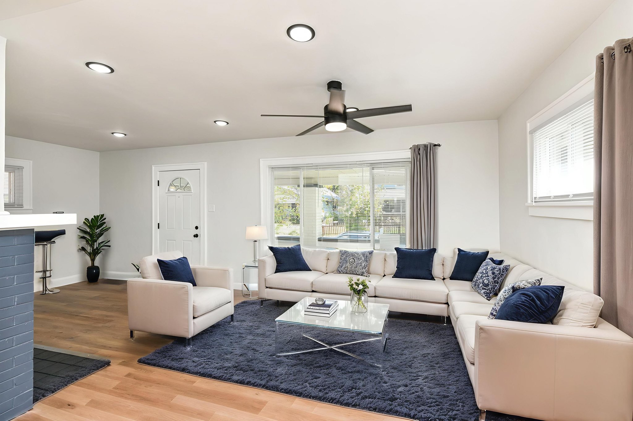 DSC_6404 virtually staged.jpeg