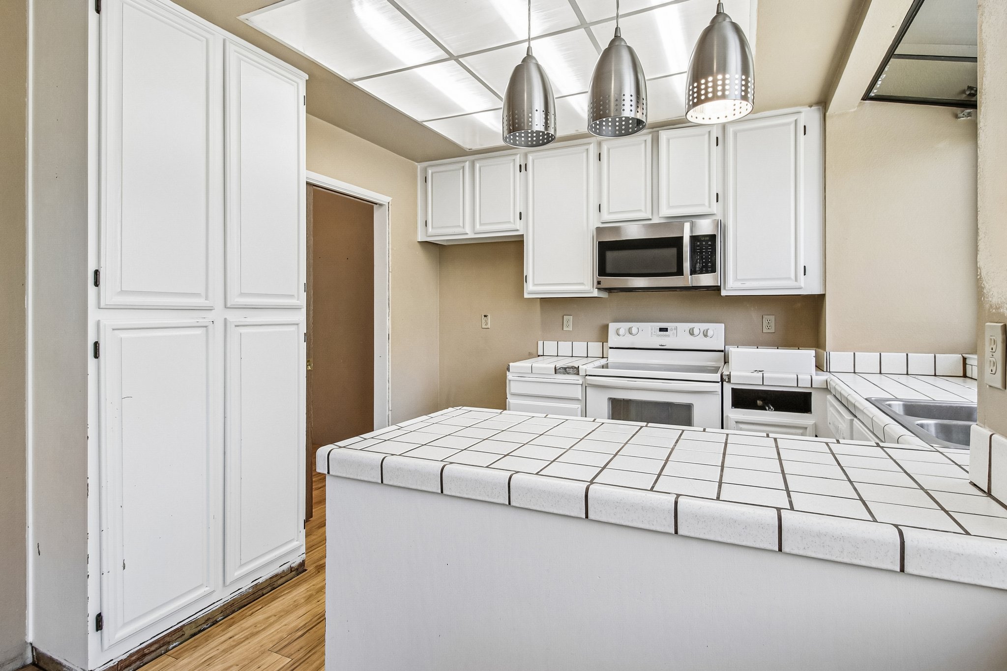 Oak Breeze Ct-S2606-022.jpg