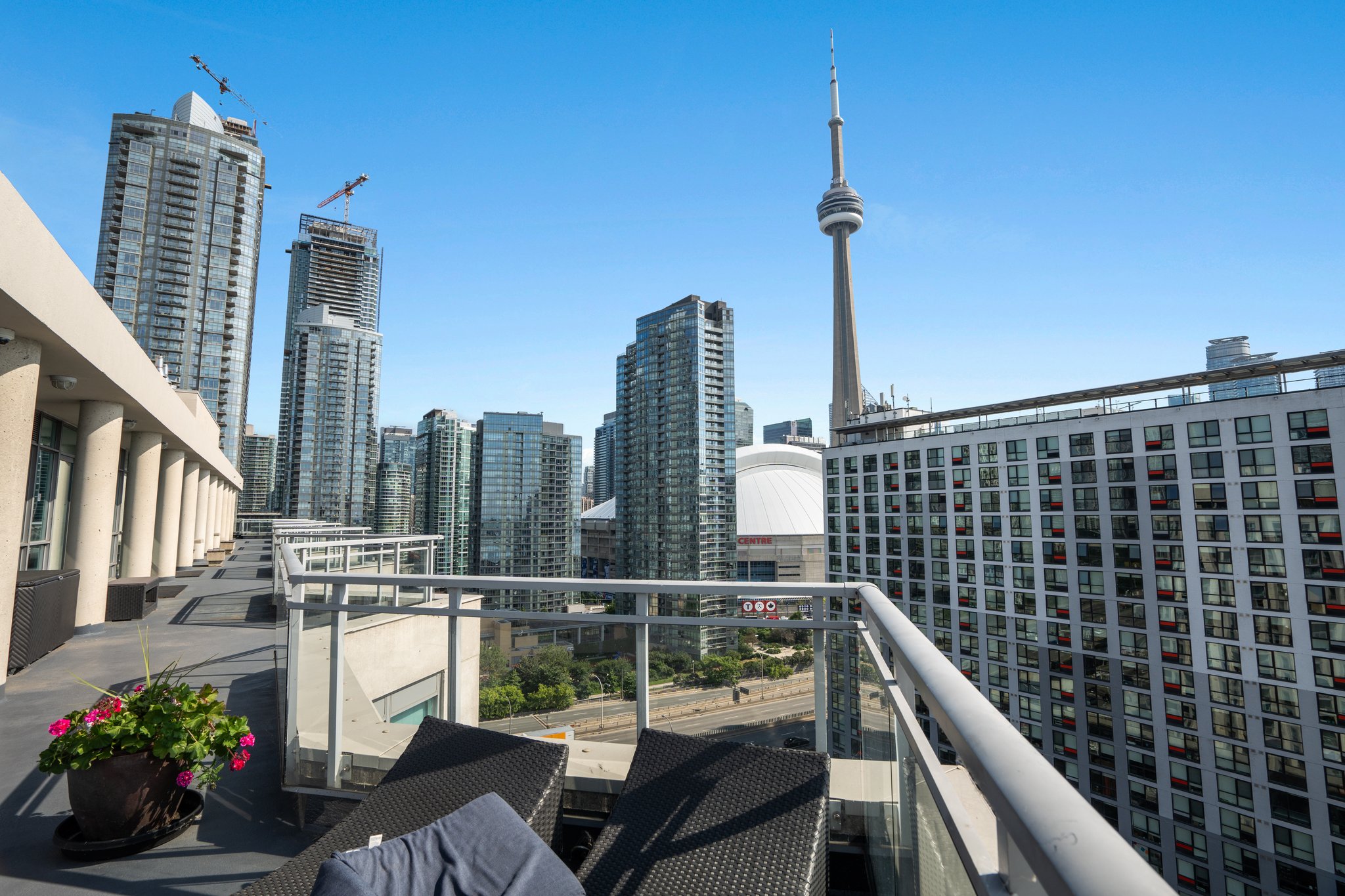 410 Queens Quay W UPH 3 Toronto, ON M5V 3T1