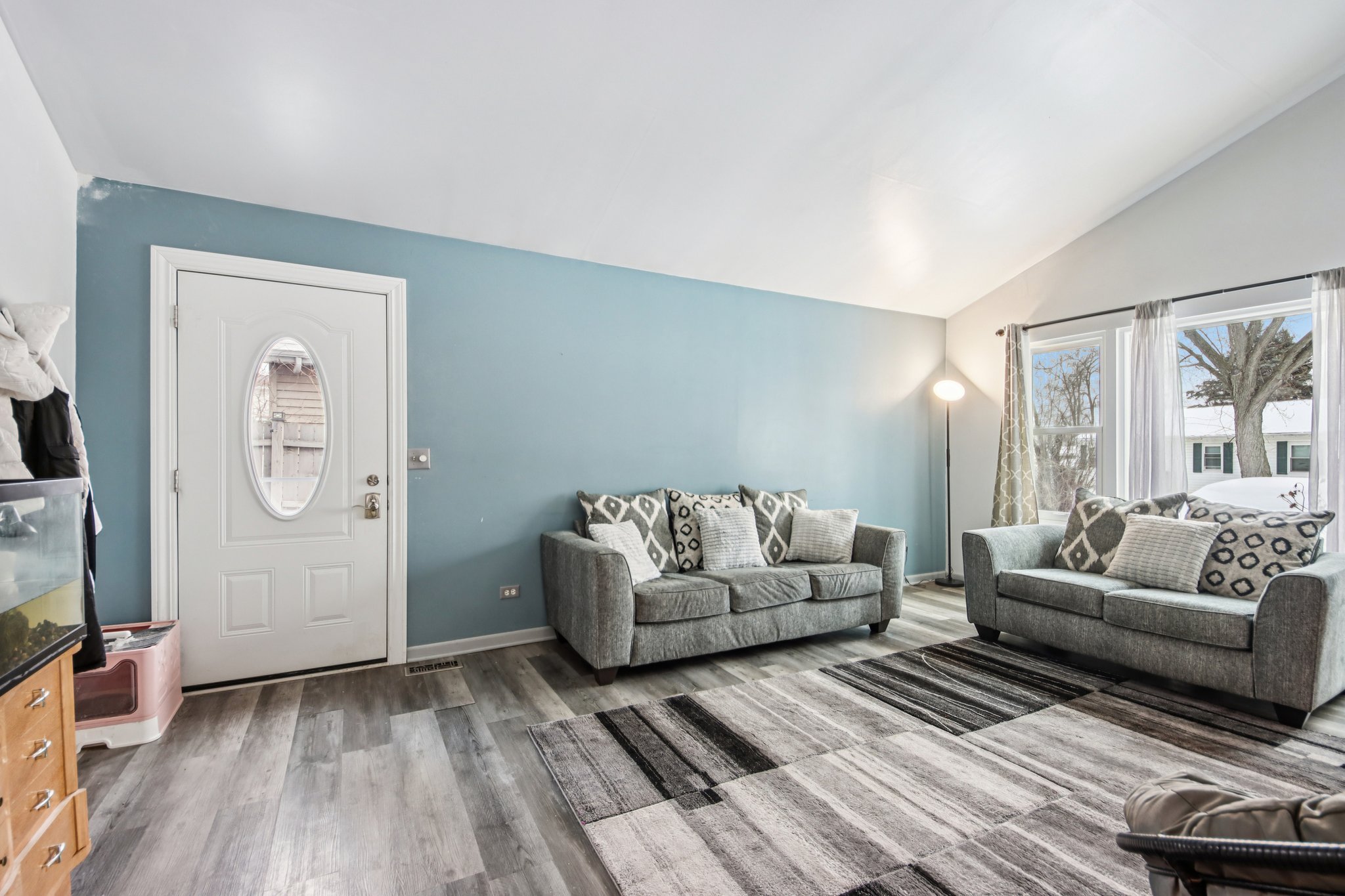 Riverside Dr-S3101-005.jpg