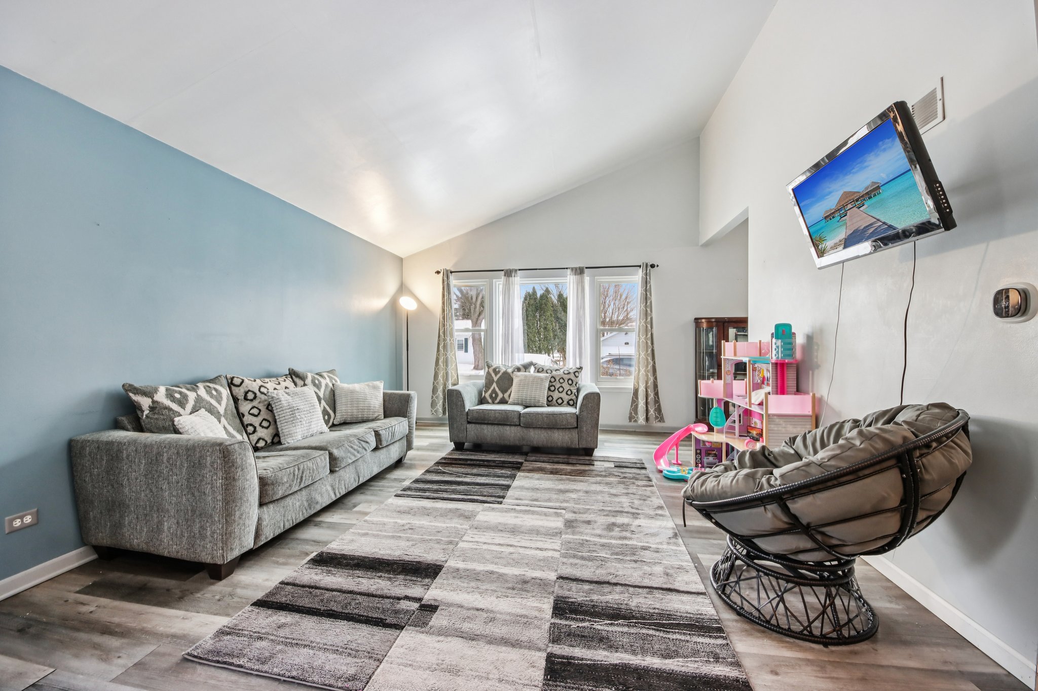 Riverside Dr-S3101-006.jpg