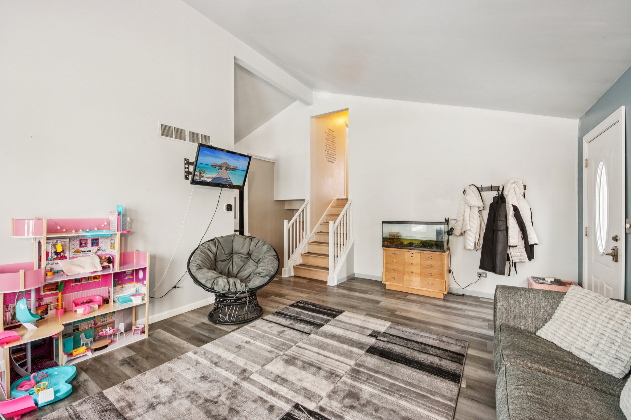 Riverside Dr-S3101-008.jpg