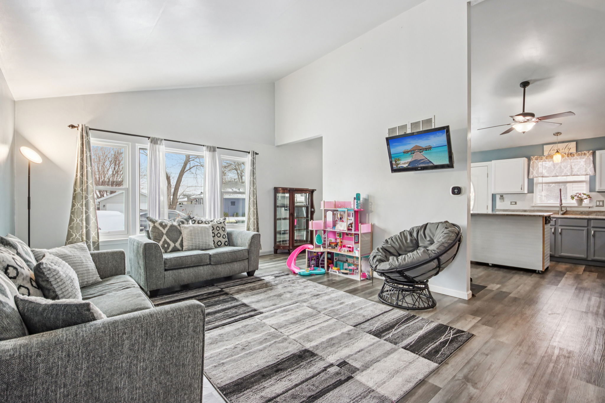 410 Riverside Dr, Lakemoor, IL 60051, USA Photo 6