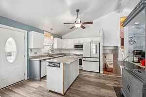 Riverside Dr-S3101-012.jpg