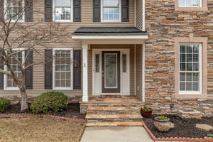 Front Porch/Entrance