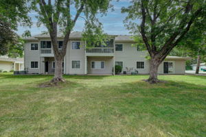 22 Back exterior