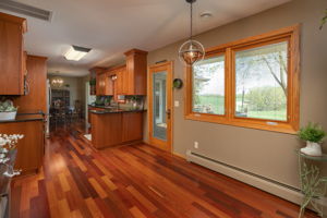 21-Eat in Kitchen