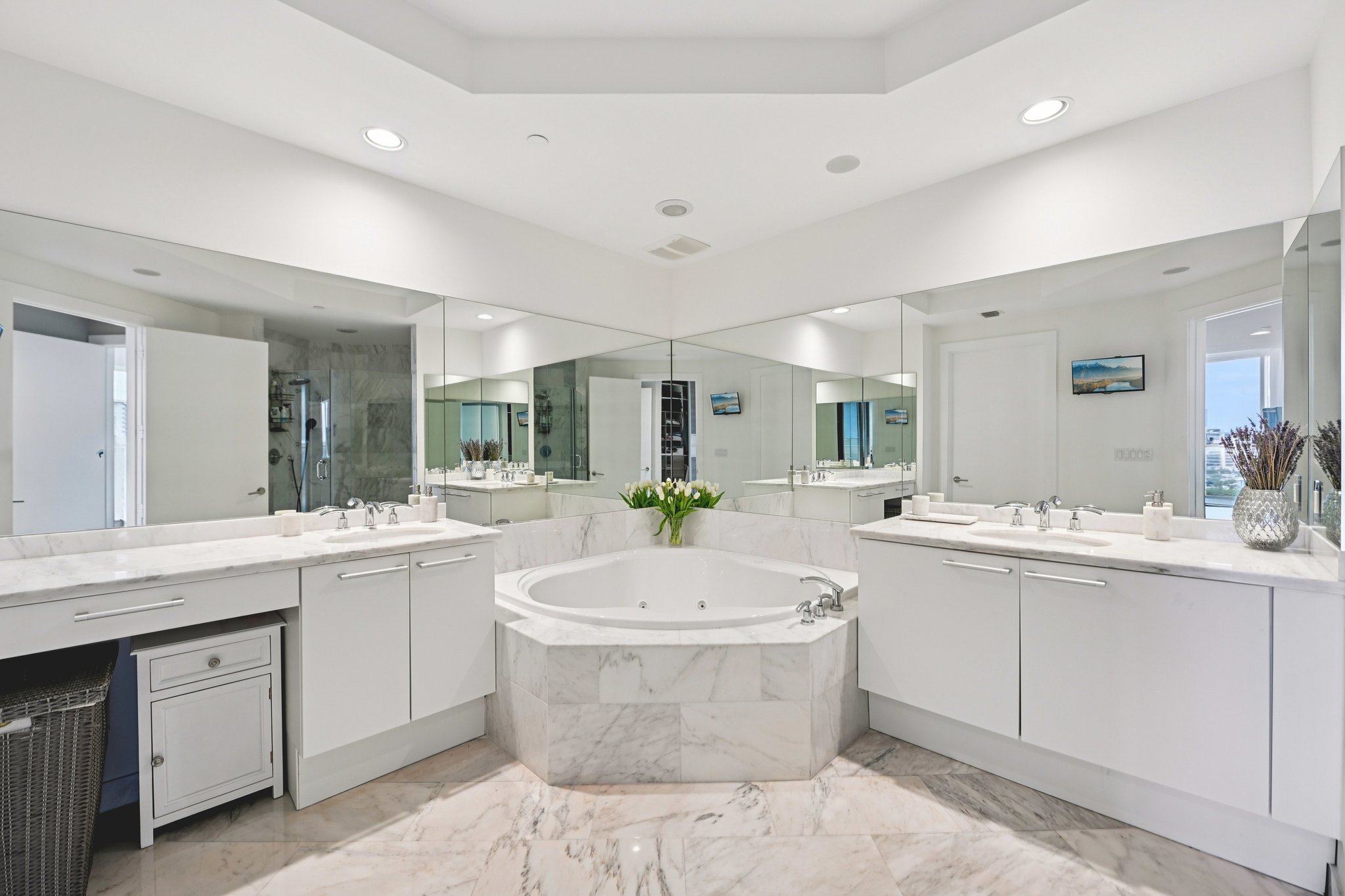 Island Blvd-S1702-039.jpg